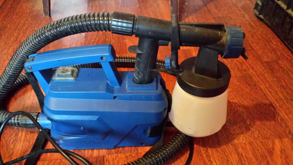 Pompă electrică pentru zugrăvit