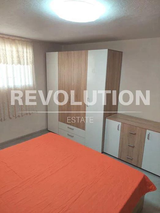 Дава се под наем Двустаен апартамент в Варна, Левски - 40 кв.м за 300 € - Снимка #1