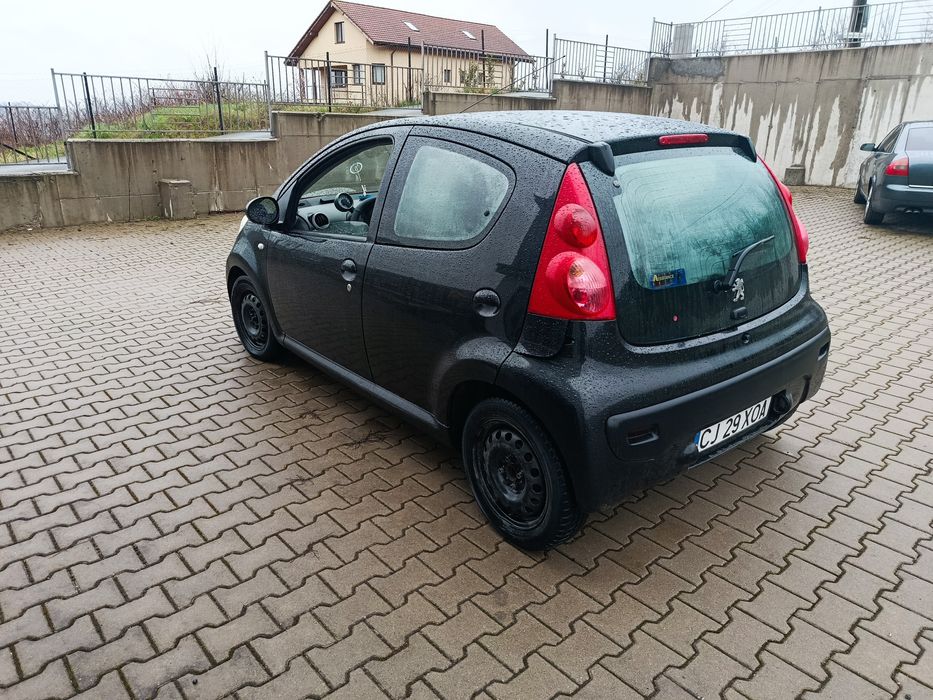 Peugeot 107(Toyota aygo, Citroen c1)