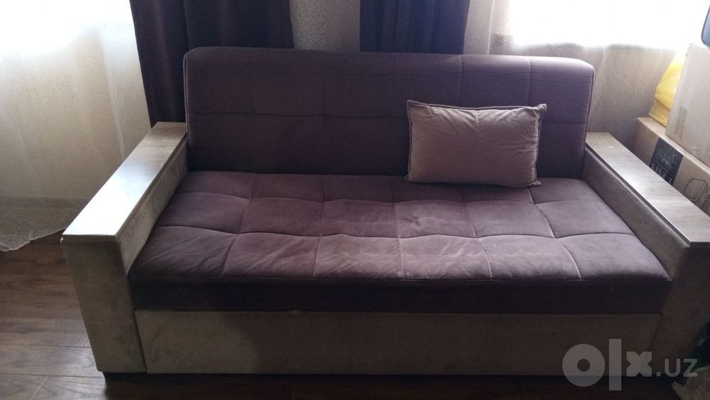 Диван с раскладной спинкой  и раздвигающийся!