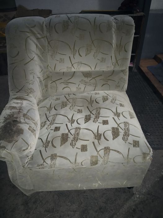 Продам диван очень дешево