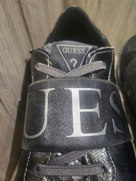 Оригинални маратонки GUESS 39 номер