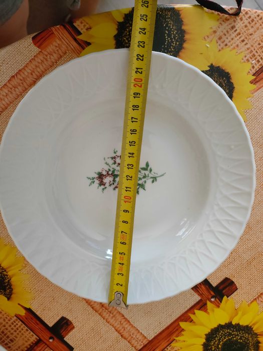 Порцеланови чинии