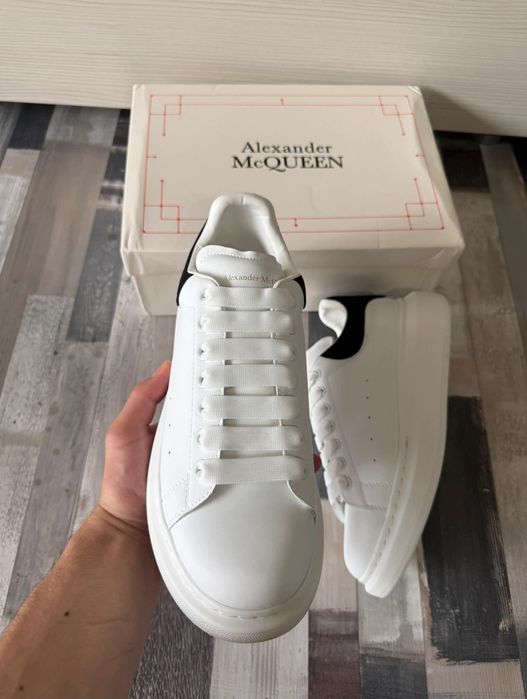 Alexander McQueen la DOAR 249 LEI