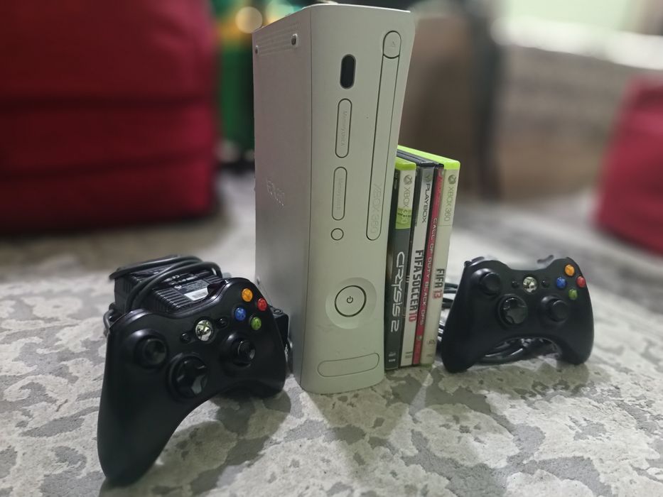 XBOX 360, в хорошем состоянии.