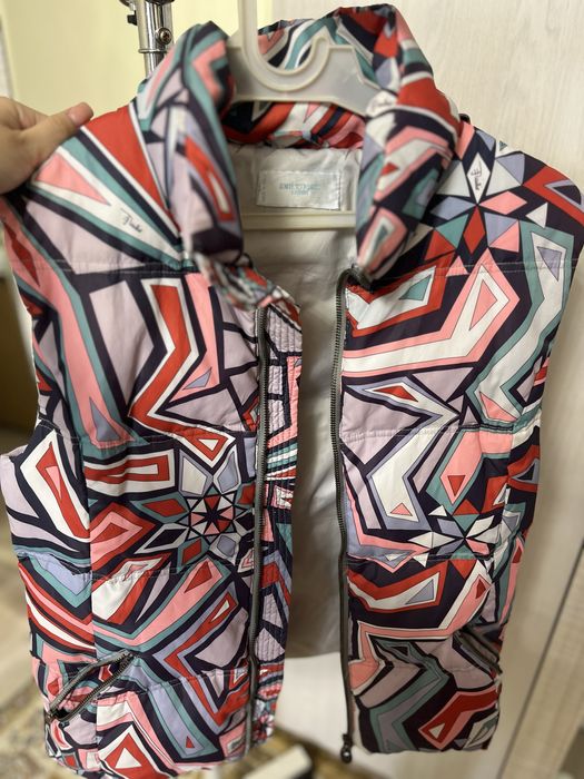 Безрукавки в отличном состояние