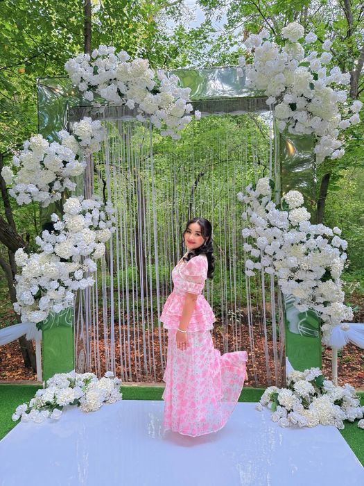 Көйлек сатылады, тек 1 рет тойға киілген.