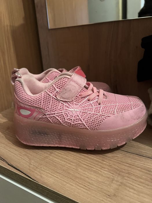 Угги и кроссовки- ролики