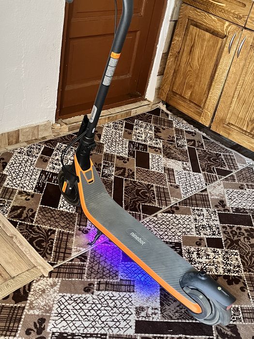 Vand trotineta ninebot aproape noua inca in garantie garantie