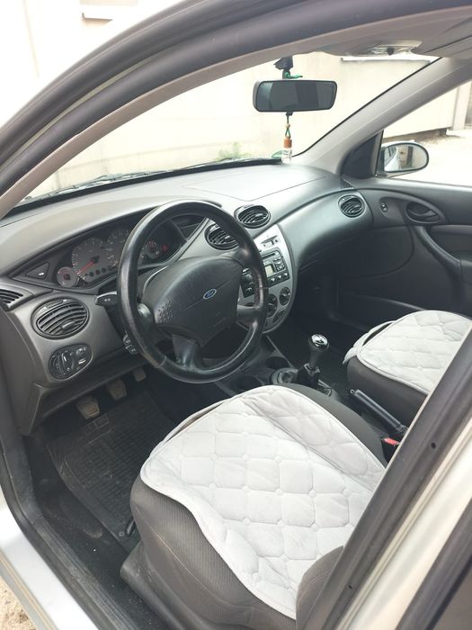 FORD Focus 2002 — imagine 4