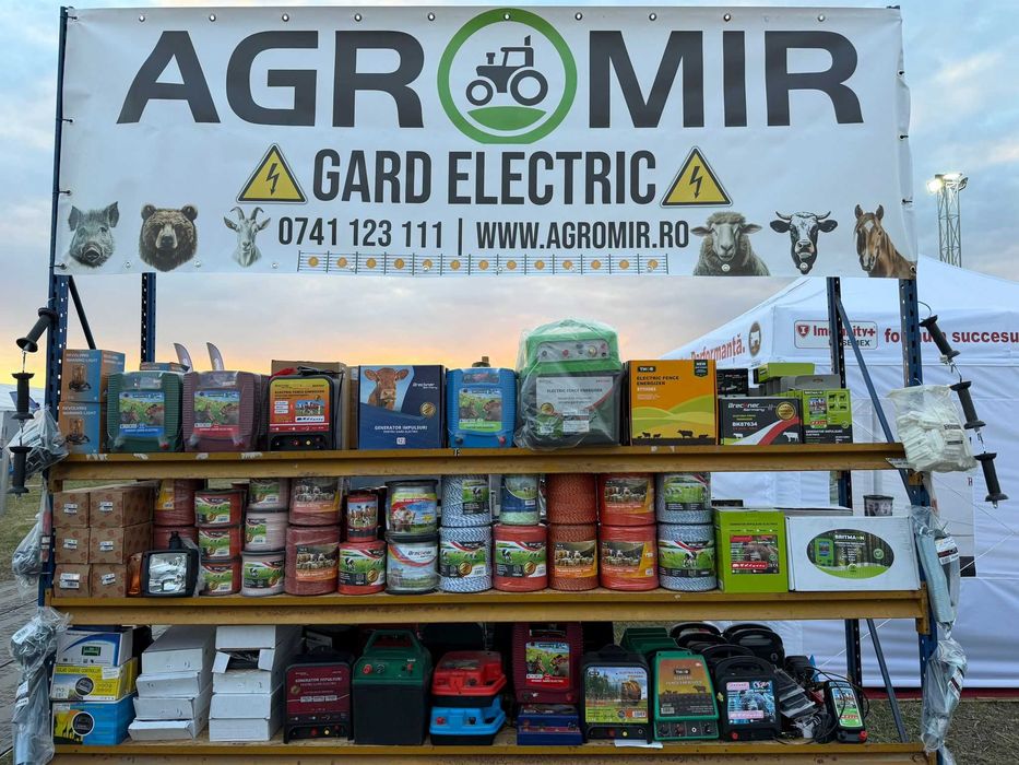 Gard electric animale salbatice sau domestice , aparate pe curent sau baterie cheie izolatori generator impulsuri pe panou solar fotovoltaic