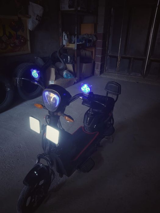 Электро скутер обмен бар доплата косам мопедке или айфон