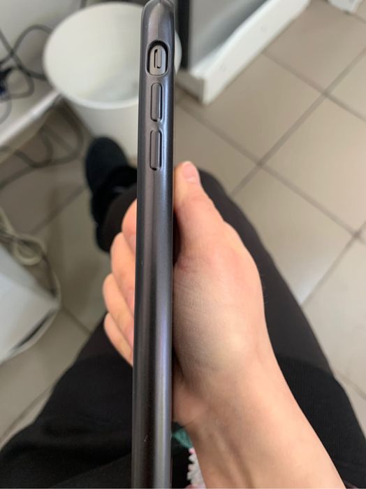 Продам iPhone 11