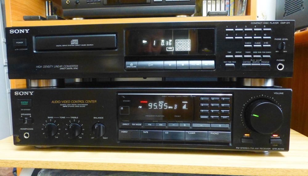 Amplituner si CD player Sony
