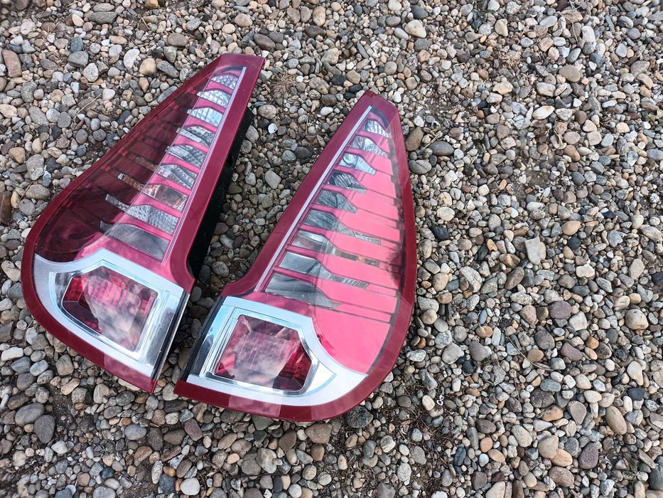 ляв и десен стоп за рено сценик 3 09 - 16 RENAULT SCENIC III