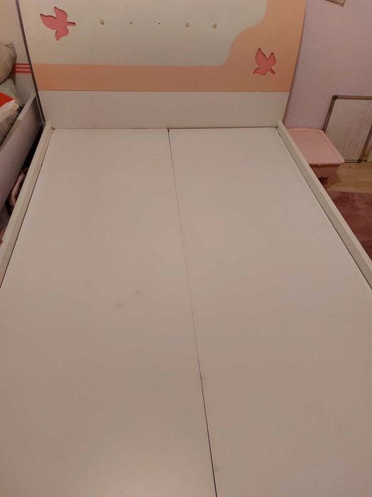 Детско легло момиче