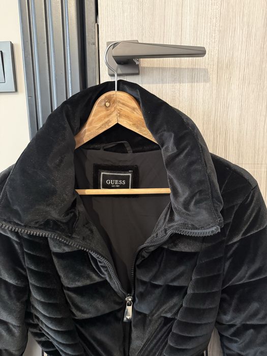 Зимно яке GUESS в черно