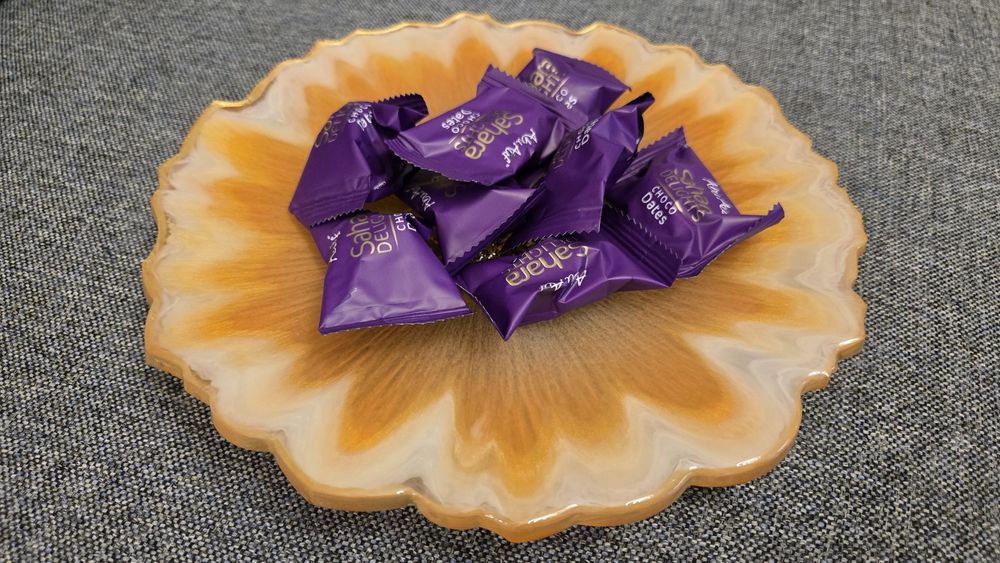 Декоративна ръчно изработена чиния  от епоксидна смола