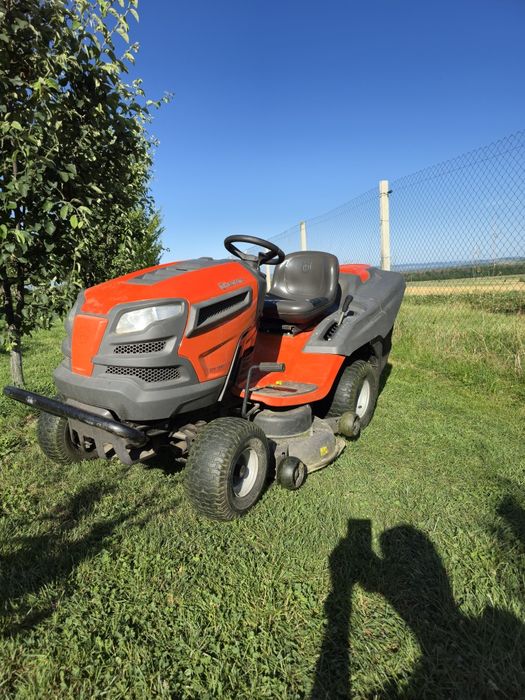 Tractoras tuns iarba/gazon Husqvarna CTH 184T