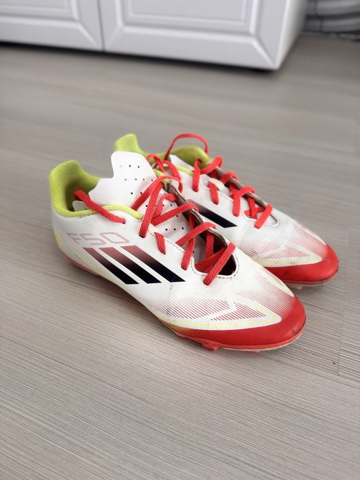 Adidasi fotbal baieti mar 36