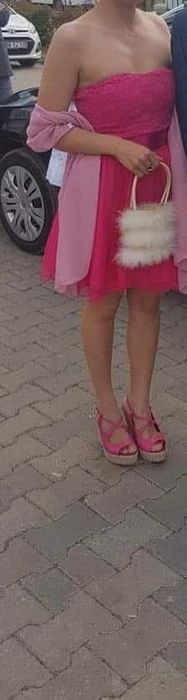 Розова кукленска рокля