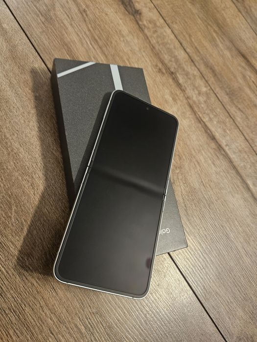 Z Flip 7 FE display impecabil 128GB