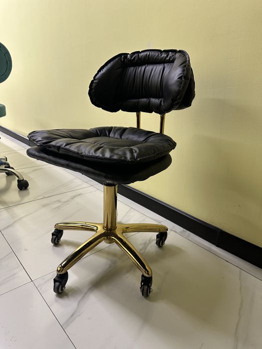 Гузаллик салони учун барча ускуналарни сотаман.