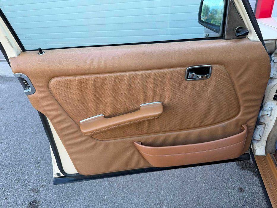 Mercedes-Benz 200 123