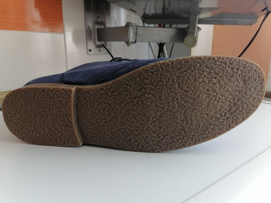 Чисто нови обувки "Peacocks"