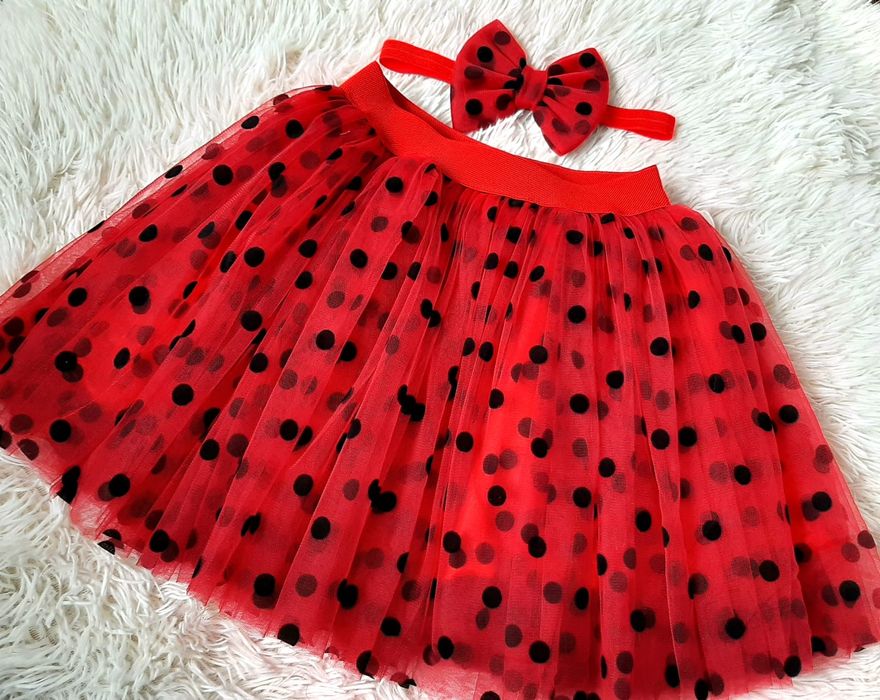 Fusta tull roșie buline negre