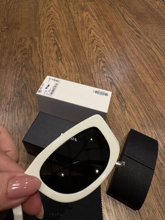 Оригинални слънчеви очила Prada