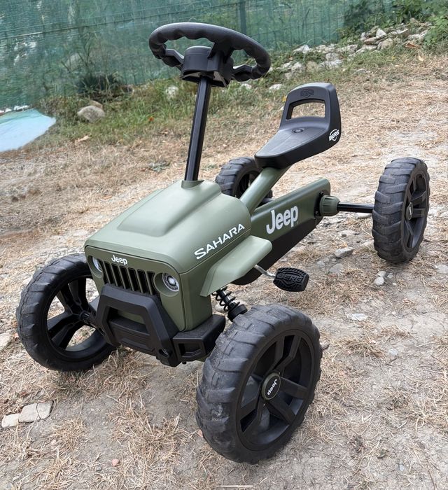 Kart  cu pedale Jeep Berg