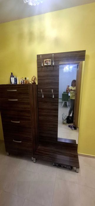 Шкаф за обувки и  закачалка