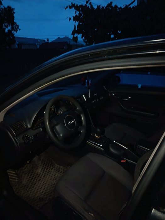 AUDI A4 2002 — imagine 5