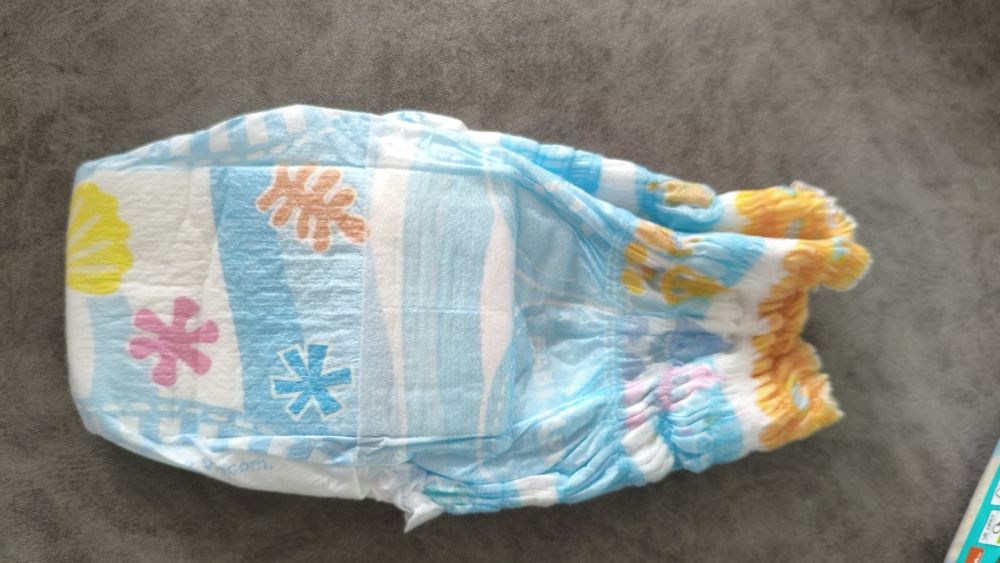 Пелени за плуване Pampers Splashers Baby Shark размер 4, 9-15 кг
