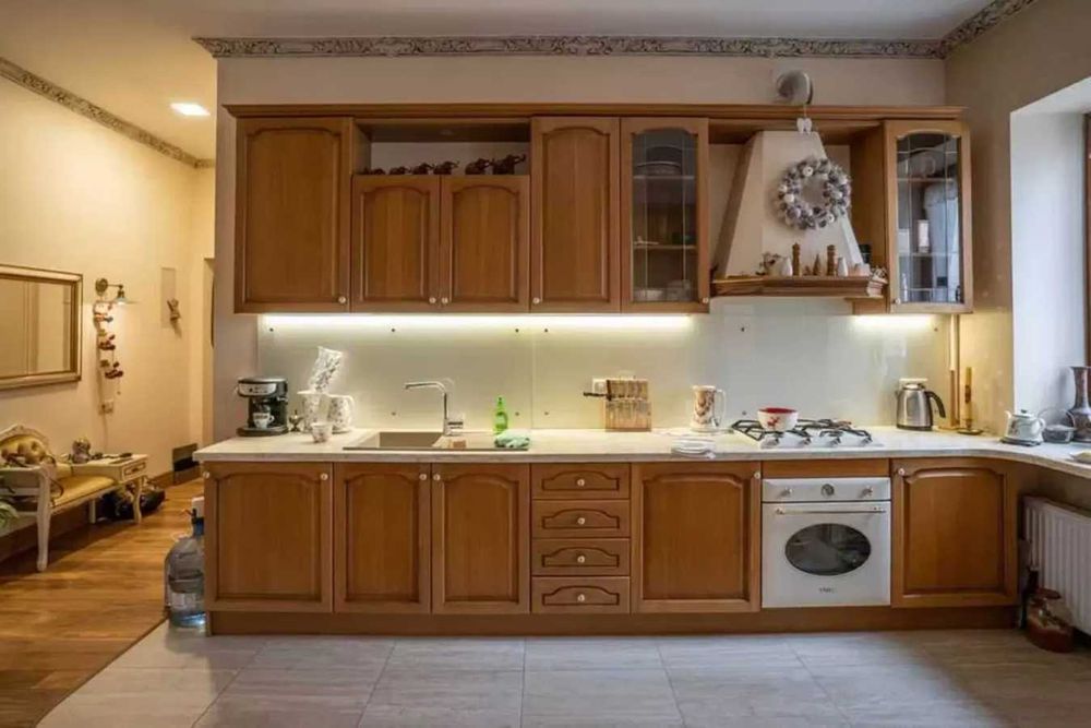 Дава се под наем Двустаен апартамент в София, Център - 58 кв.м за 433.5 € - Снимка #2