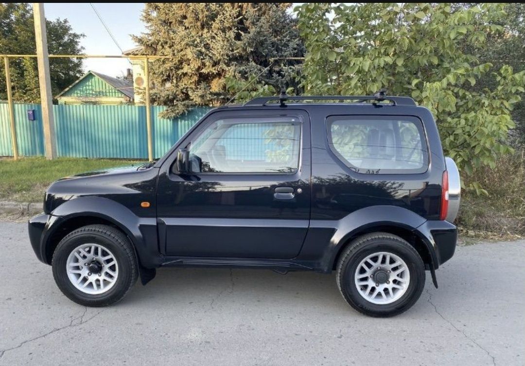 Suzuki Jimny 1 3 at