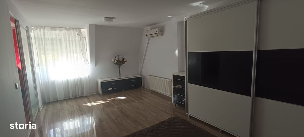 Garsoniera mansarda nanterre