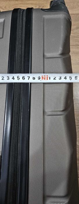Чемодан средний 55*35*25