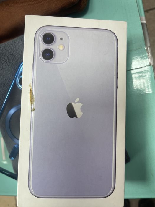 Продам 11 айфон 128г