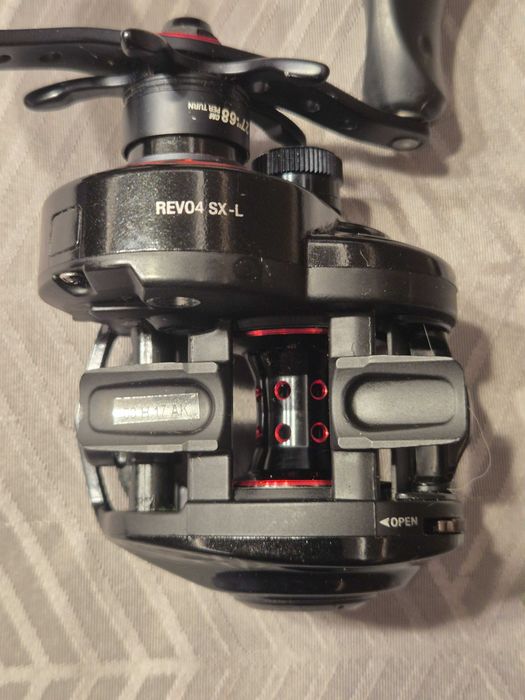 Продавам baitcast Abu Garcia Revo 4 SX – 6.6:1