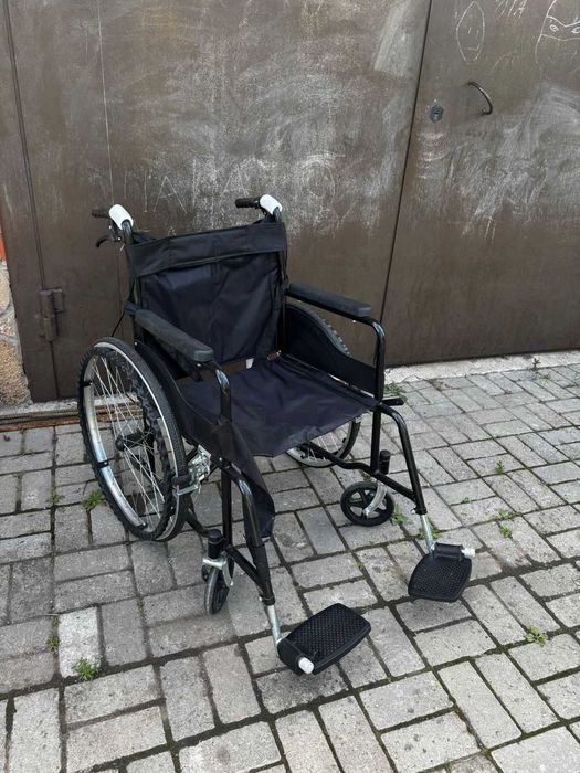 Продам инвалидное кресло