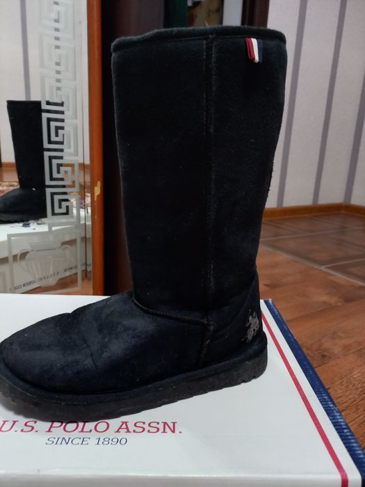 Женские одежды и обувь