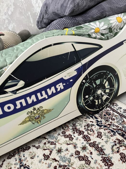 Детская машина кровать с матрасом
