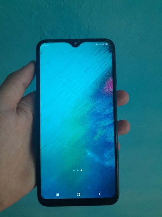 Продаю телефон Samsung a10