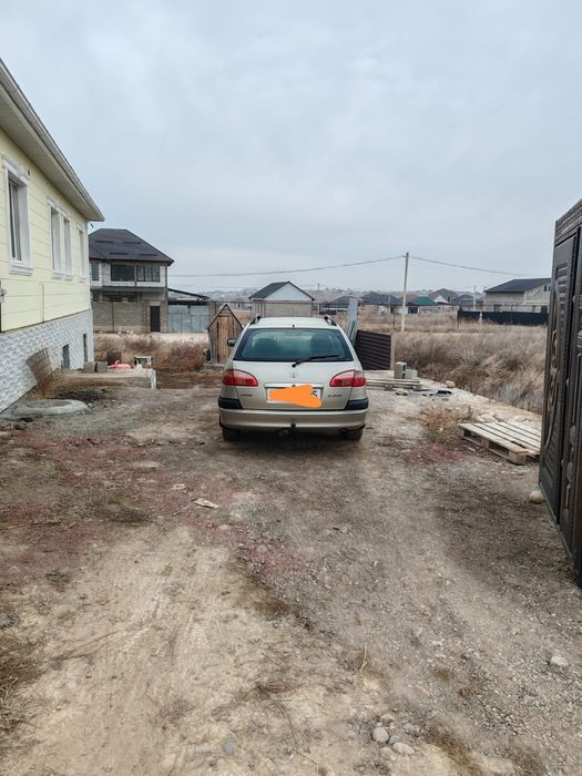 Toyota Avensis 2002 машина