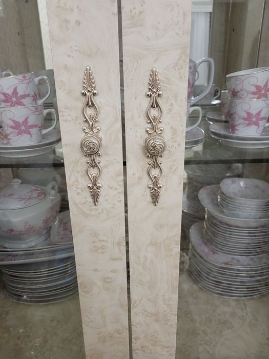 Мебель из натурального дерева