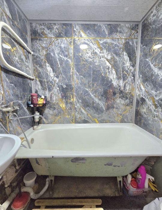 Ахмад-Югнакий Продается квартира 2/1/5 балкон 2х6