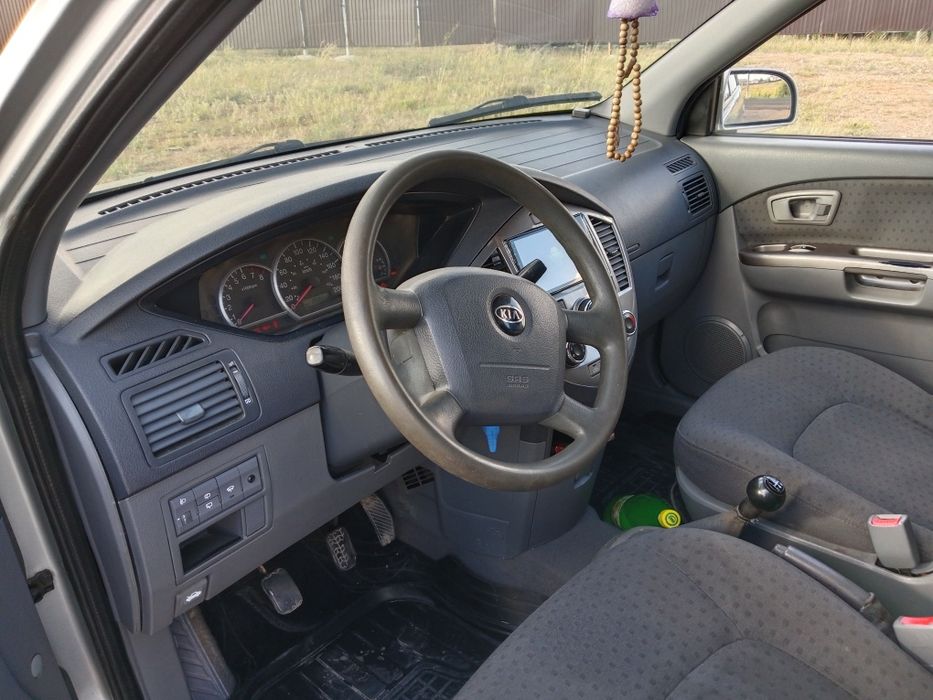 Продам Kia Carens