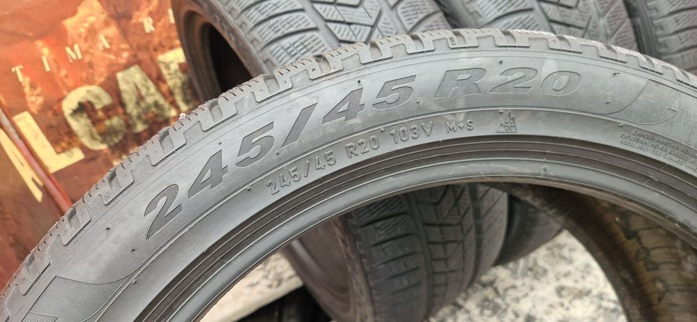 Set 4 Anvelope Pirelli 245 45 R20 M+S